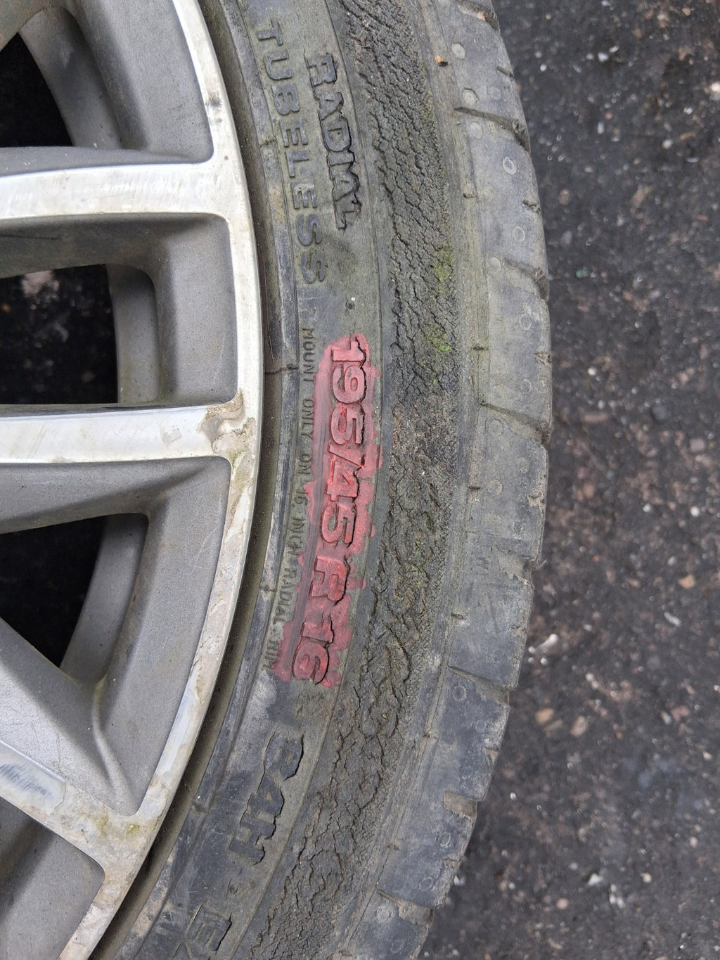 2025 FIAT 500 MHEV 15 INCH ALLOY WHEEL WITH TYRE 185/55R15