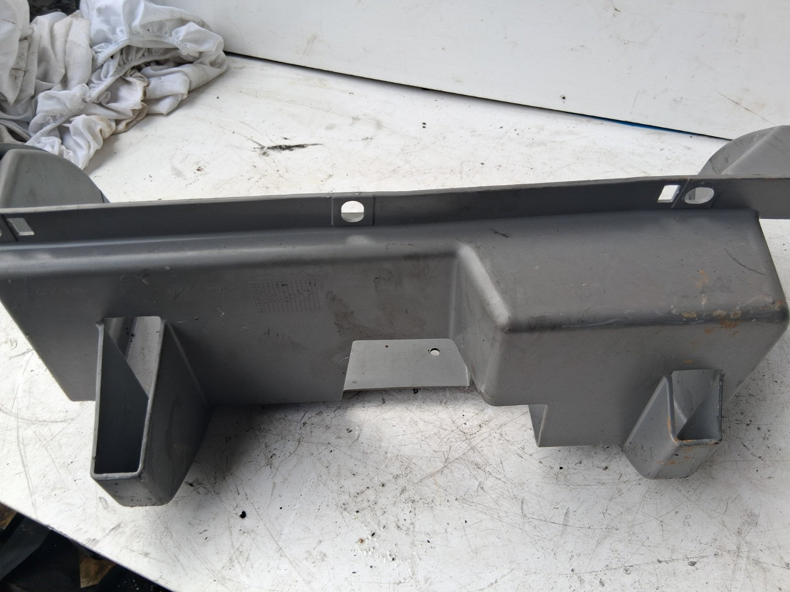 2016 MERCEDES SPRINTER W906 GLOVEBOX STORAGE COMPARTMENT OUTER FRAME A9066800491