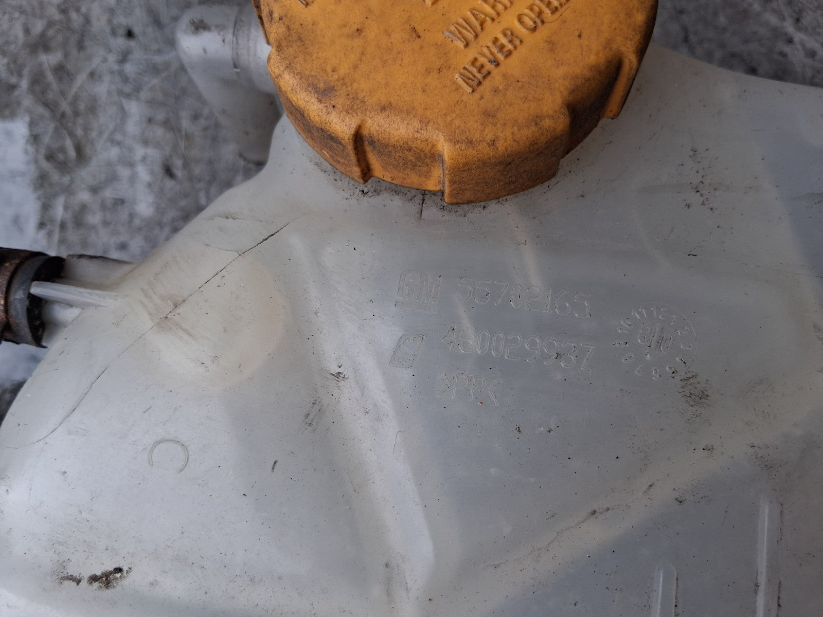 2008 VAUXHALL CORSA D 1.4 DIESEL COOLANT OVERFLOW EXPANSION TANK BOTTLE 55702165