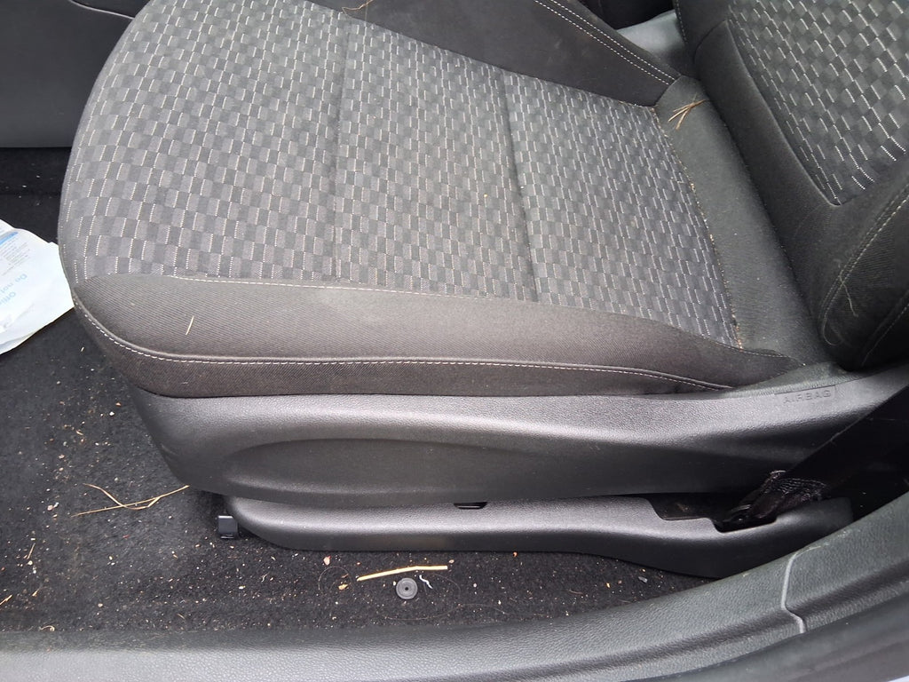 2019 VAUXHALL ASTRA K NSF PASSENGER SIDE FRONT LEFT COMPLETE FABRIC SEAT