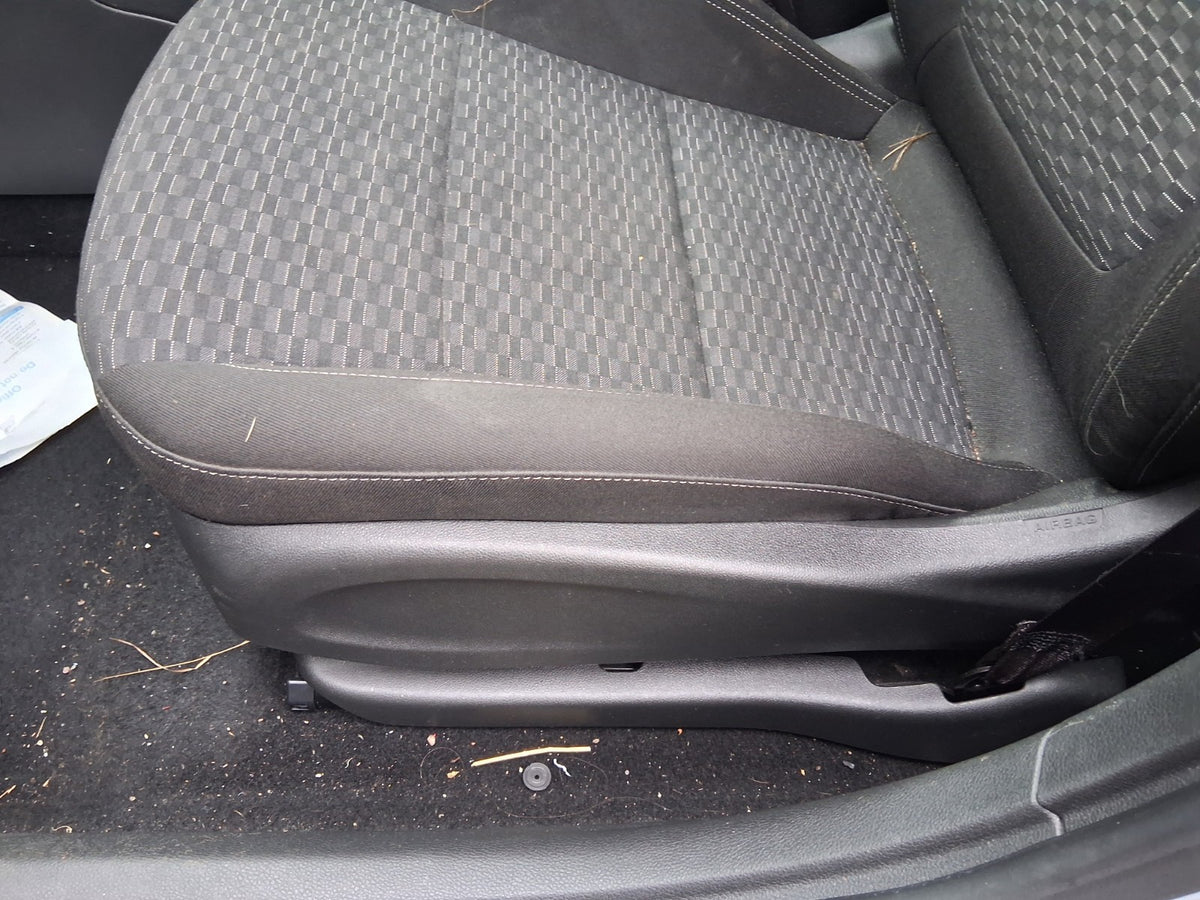 2019 VAUXHALL ASTRA K NSF PASSENGER SIDE FRONT LEFT COMPLETE FABRIC SEAT