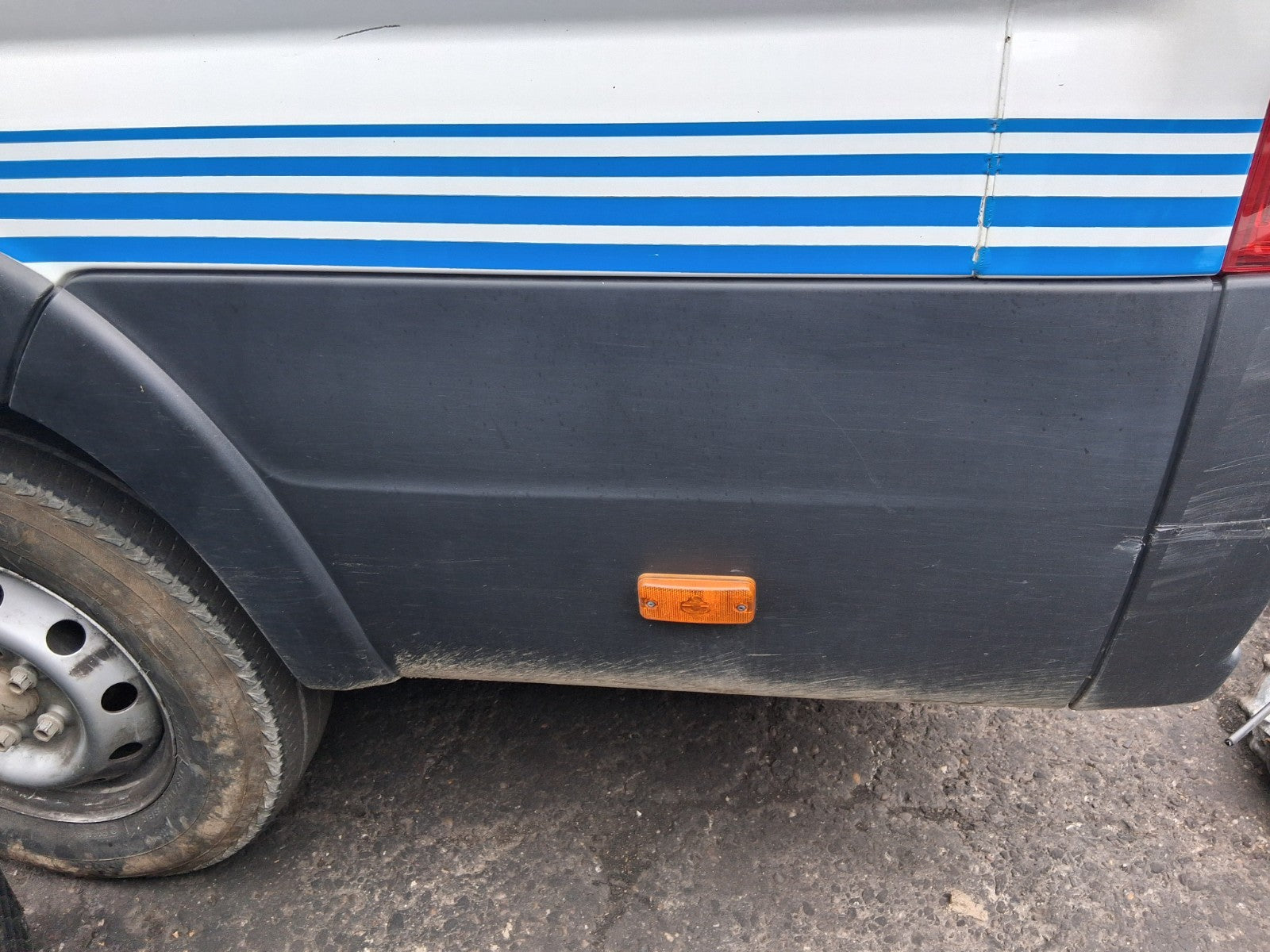 2023 FIAT DUCATO MK3 NSR  PASSENGER SIDE REAR BODY MOLDING