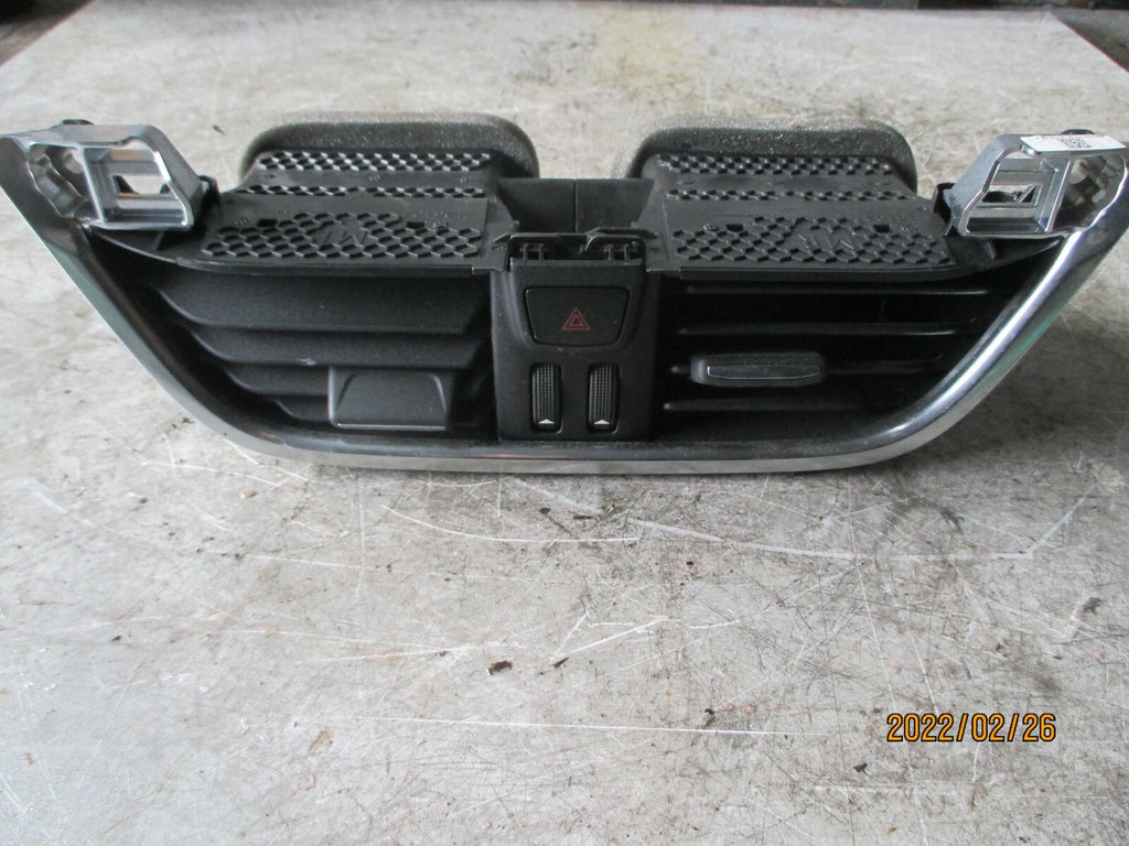 FORD FIESTA 2019 MK8 CENTRE AIR GRILL WITH HAZARD SWITCH H1BB19K617
