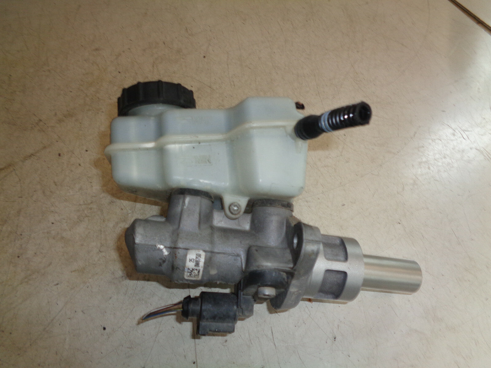 VW POLO 6C 2017 PETROL BRAKE MASTER CYLINDER 6R2611301