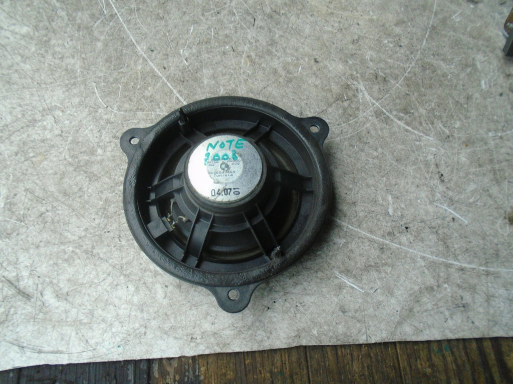 NISSAN NOTE 2008 MK1 E11 OSF FRONT DRIVER SIDE DOOR SPEAKER 28156AV700