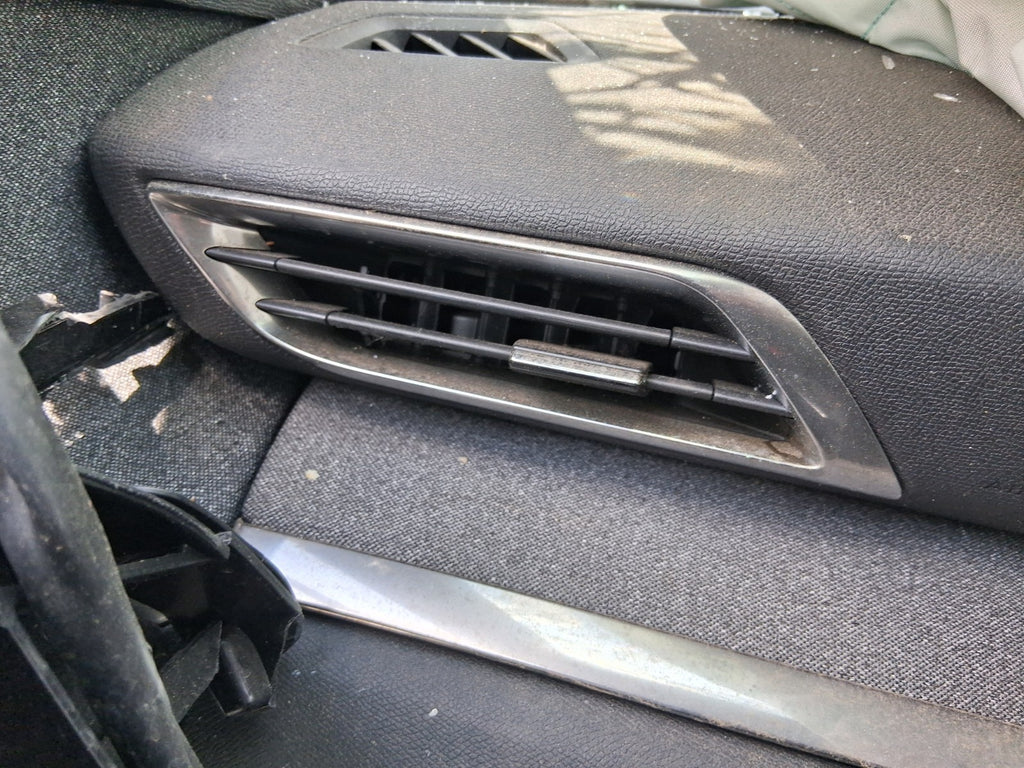 2023 PEUGEOT 5008 MK2 NSF PASSENGER SIDE FRONT LEFT AIR VENT