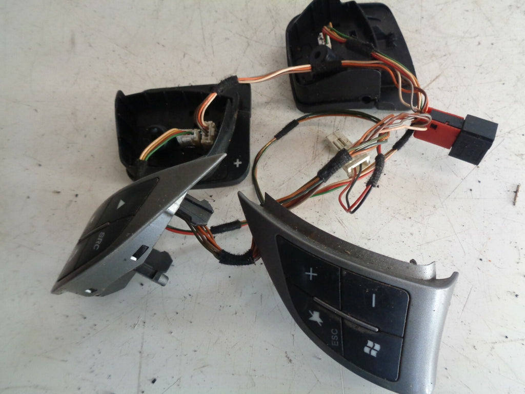 FIAT PUNTO 1.9 STEERING MULTI FUNCTION CONTROL BOTTONS WITH STEERING PEDDLES