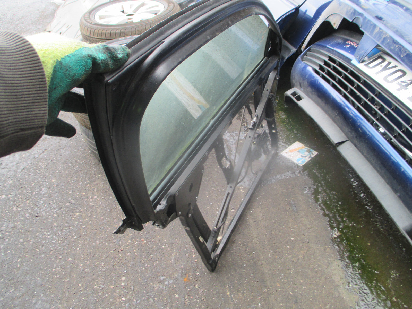 AUDI A6 C5 2002 NSF PASSENGER SIDE FRONT WINDOW GLASS & REGULATOR MOTOR
