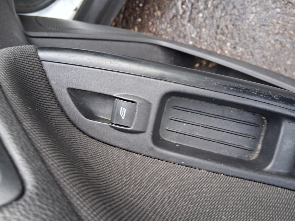 2013 FORD FOCUS MK3 HATCHBACK NSF PASSENGER SIDE FRONT WINDOW CONTROL SWITCH