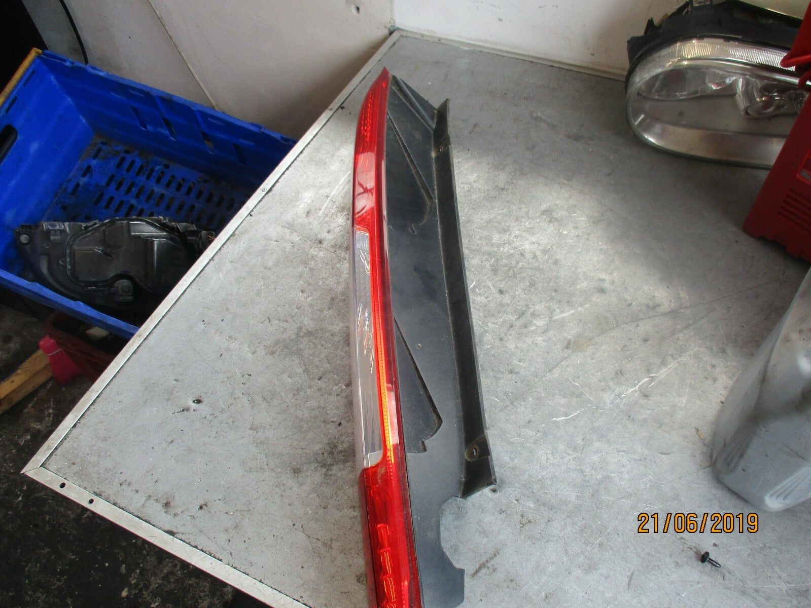 FORD FOCUS MK2 DRIVER OFF SIDE REAR LIGHT 4M5113404A OSR