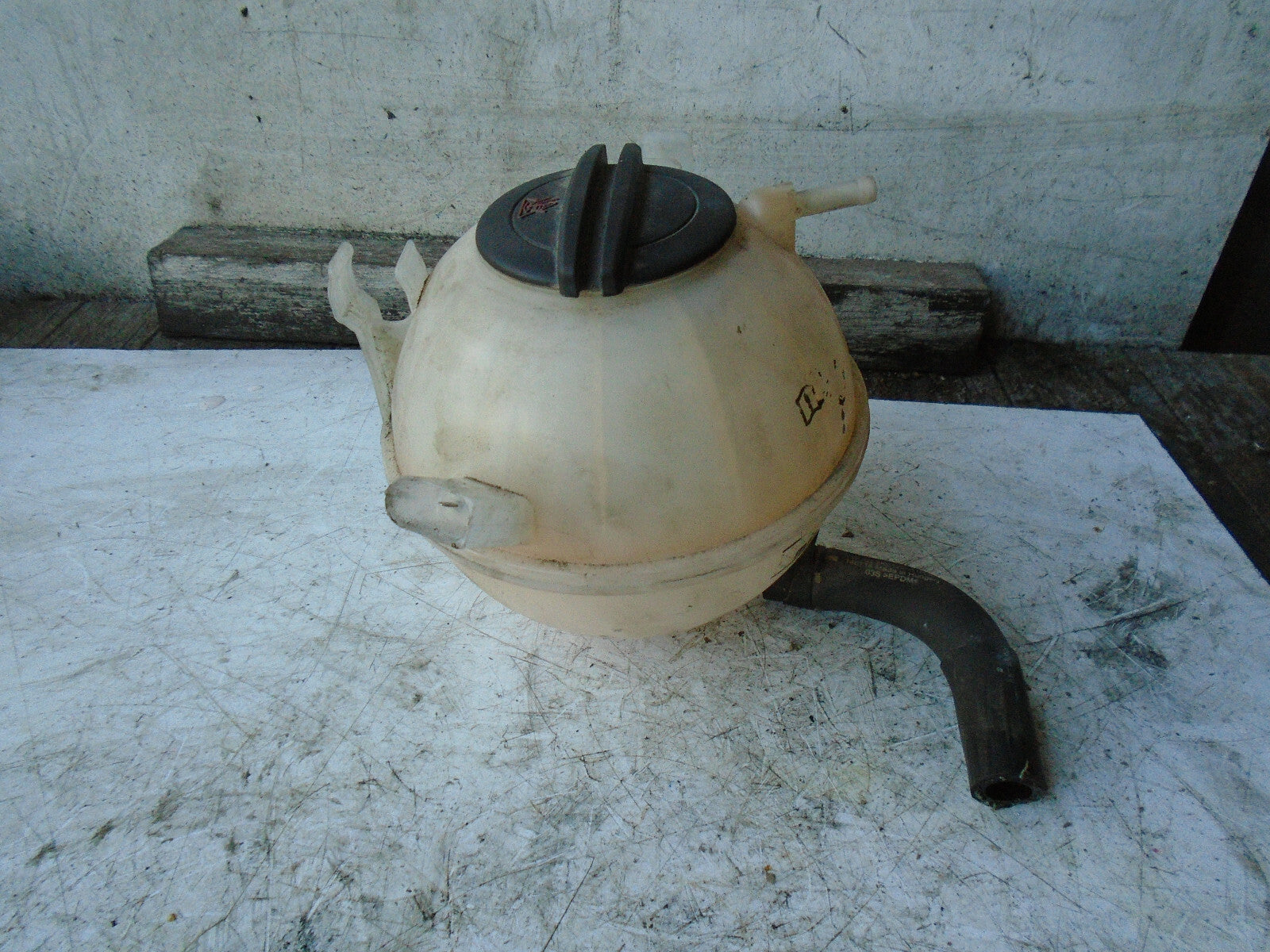 VW VOLKSWAGEN SCIROCCO 2015 COOLANT EXPANSION OVERFLOW TANK 1K012407A