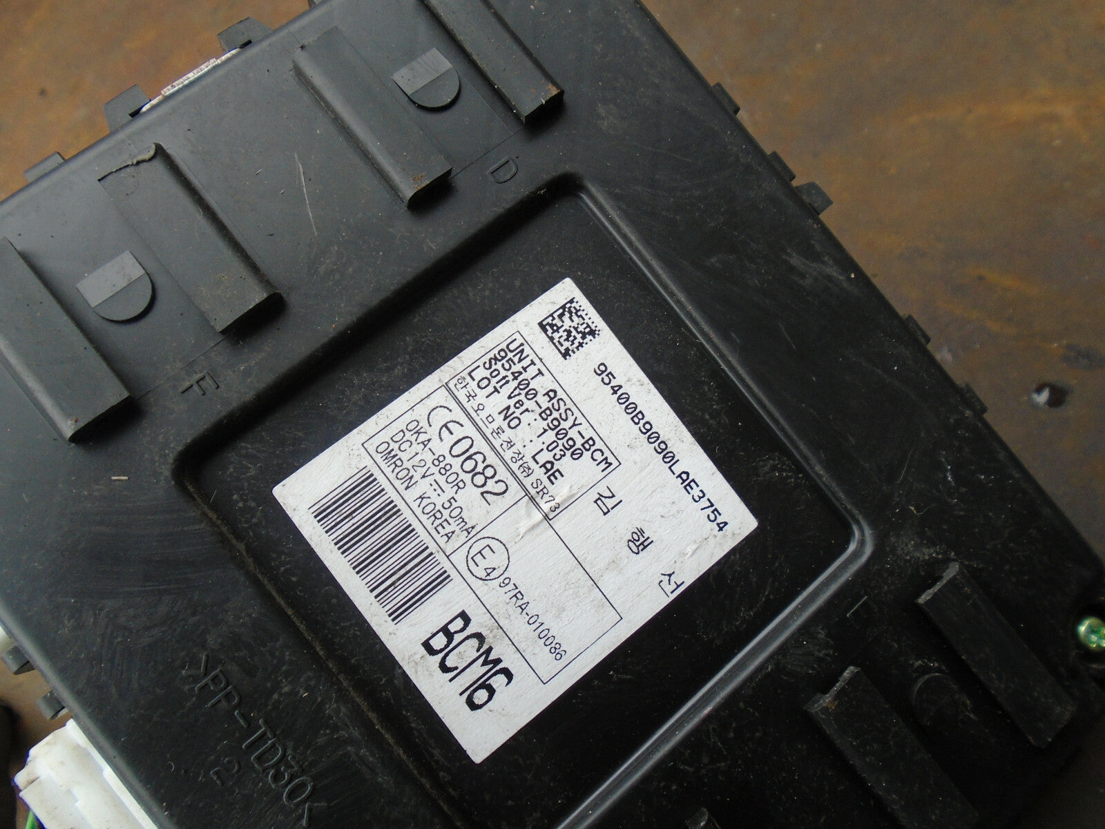 HYUNDAI I10 MK2 2016 BCM BODY CONTROL MODULE ECU 95400B9090