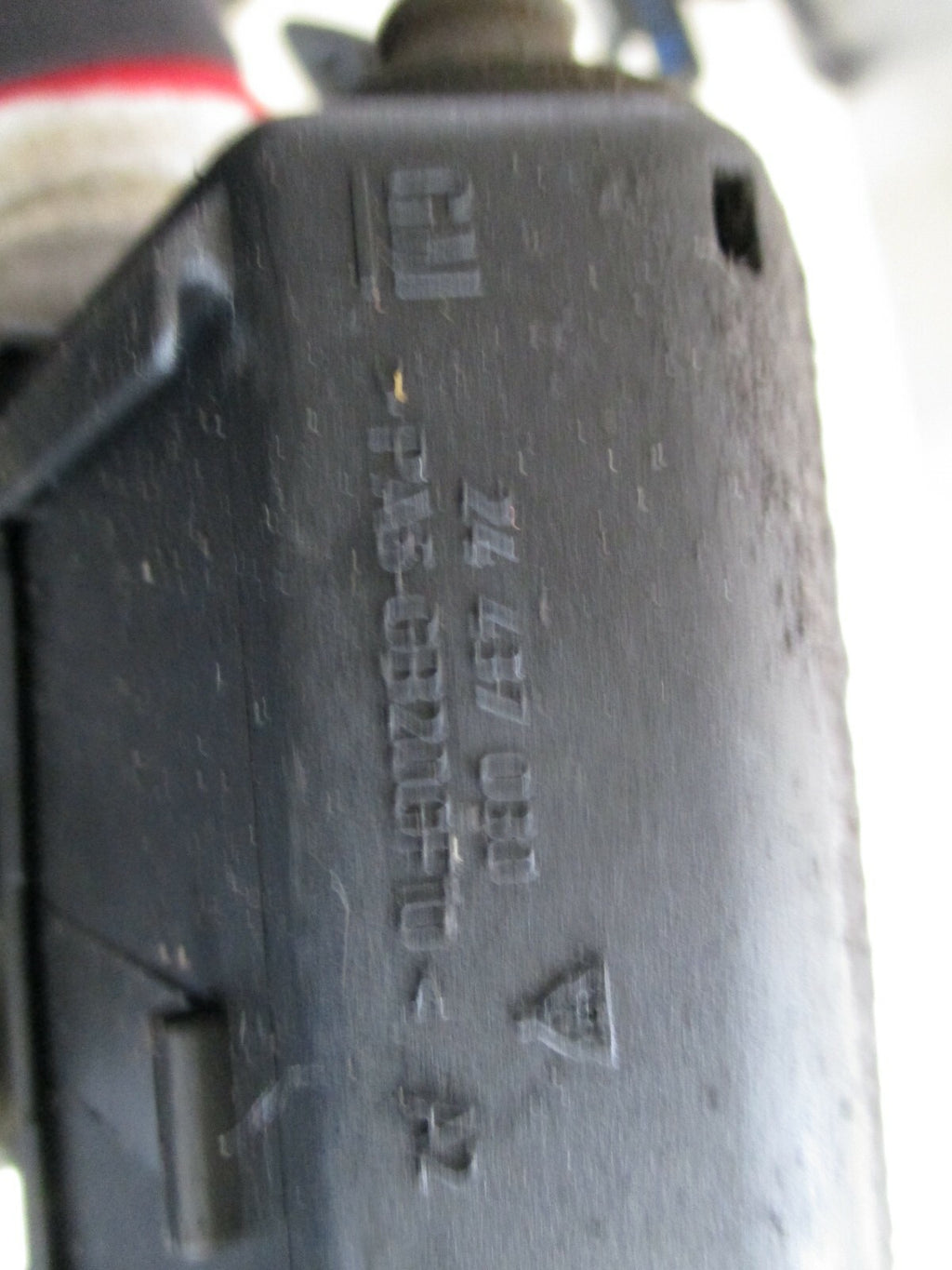 VAUXHALL CORSA E FUSE BOX 24437030