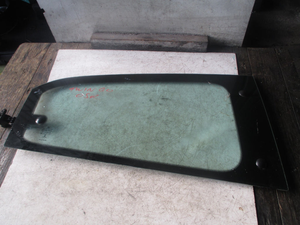 RENAULT TWINGO 2016 5 DOOR OSR DRIVER SIDE REAR DOOR QUARTER WINDOW GLASS