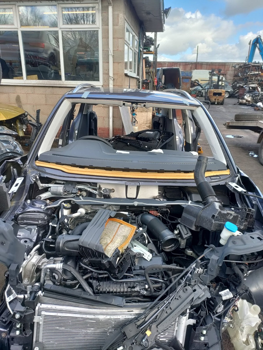 2023 VOLKSWAGEN T CROSS OS DRIVER SIDE B PILLAR QUARTER CUT