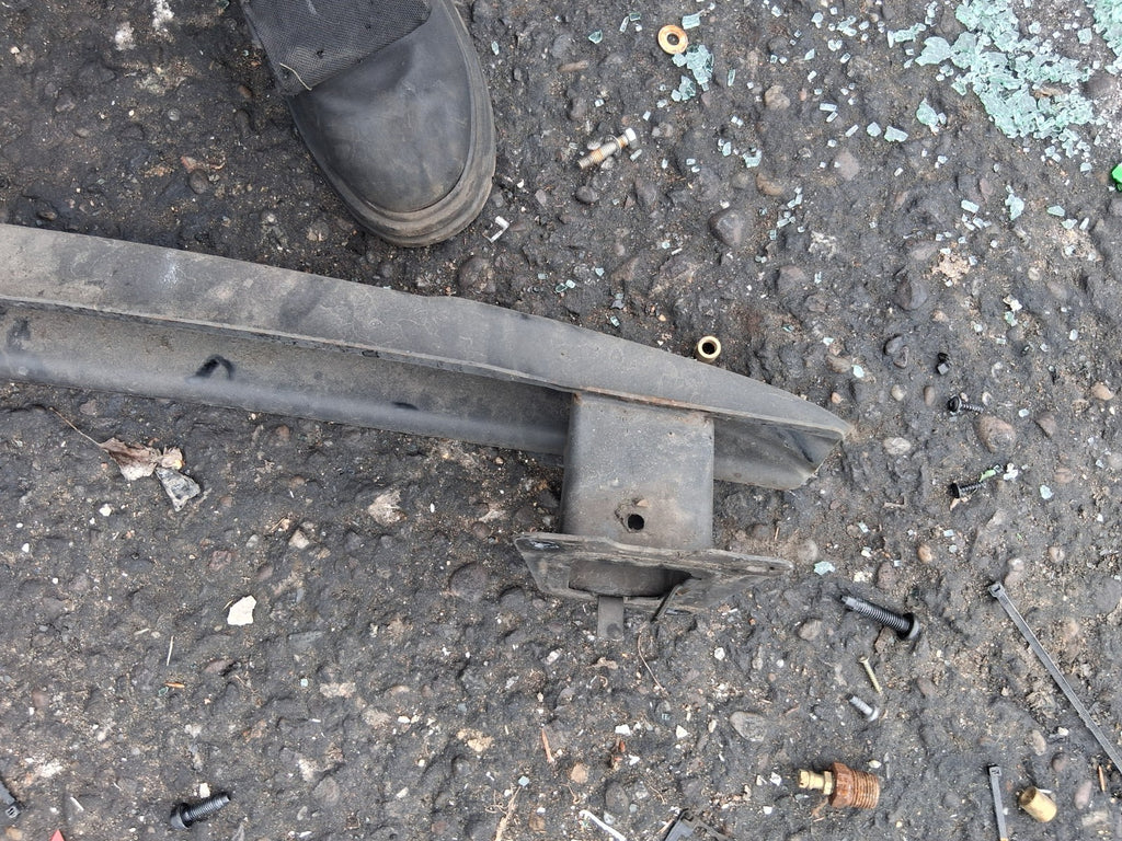 2014 VW VOLKSWAGEN PASSAT B7 SALOON REAR BUMPER REINFORCEMENT CRASH BAR