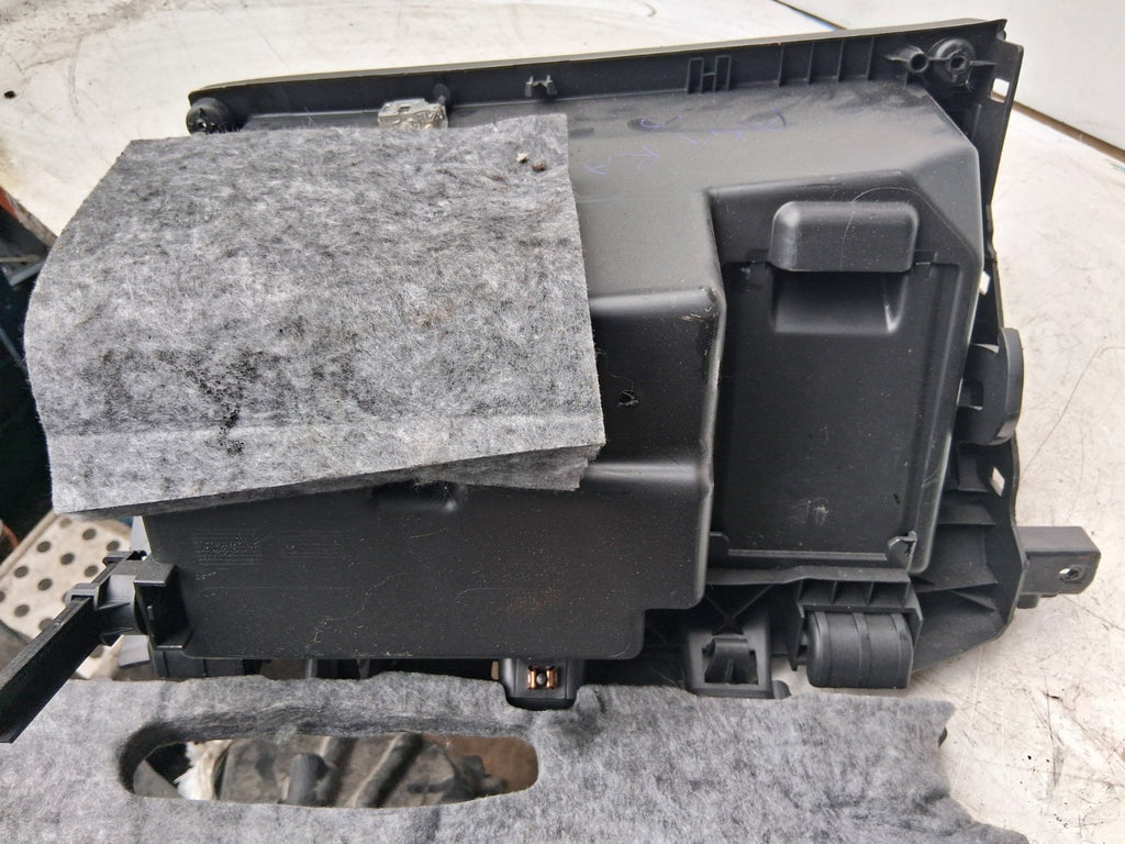 2013 VAUXHALL ASTRA J FRONT STORAGE COMPARTMENT GLOVEBOX 13373797