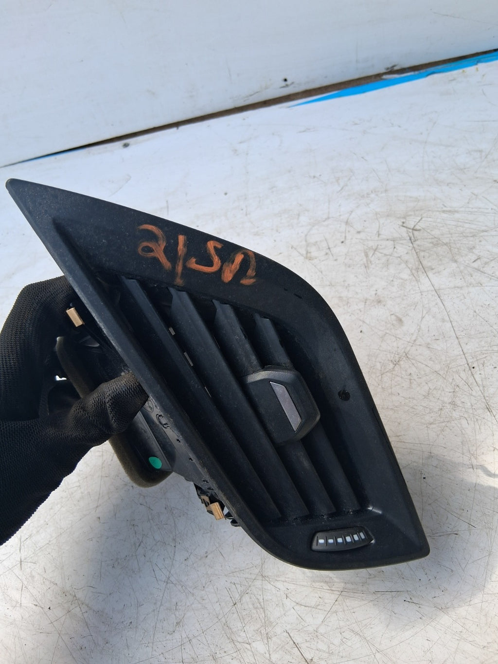 2024 BMW 2 SERIES NSF PASSENGER SIDE FRONT LEFT AIR VENT 6823191