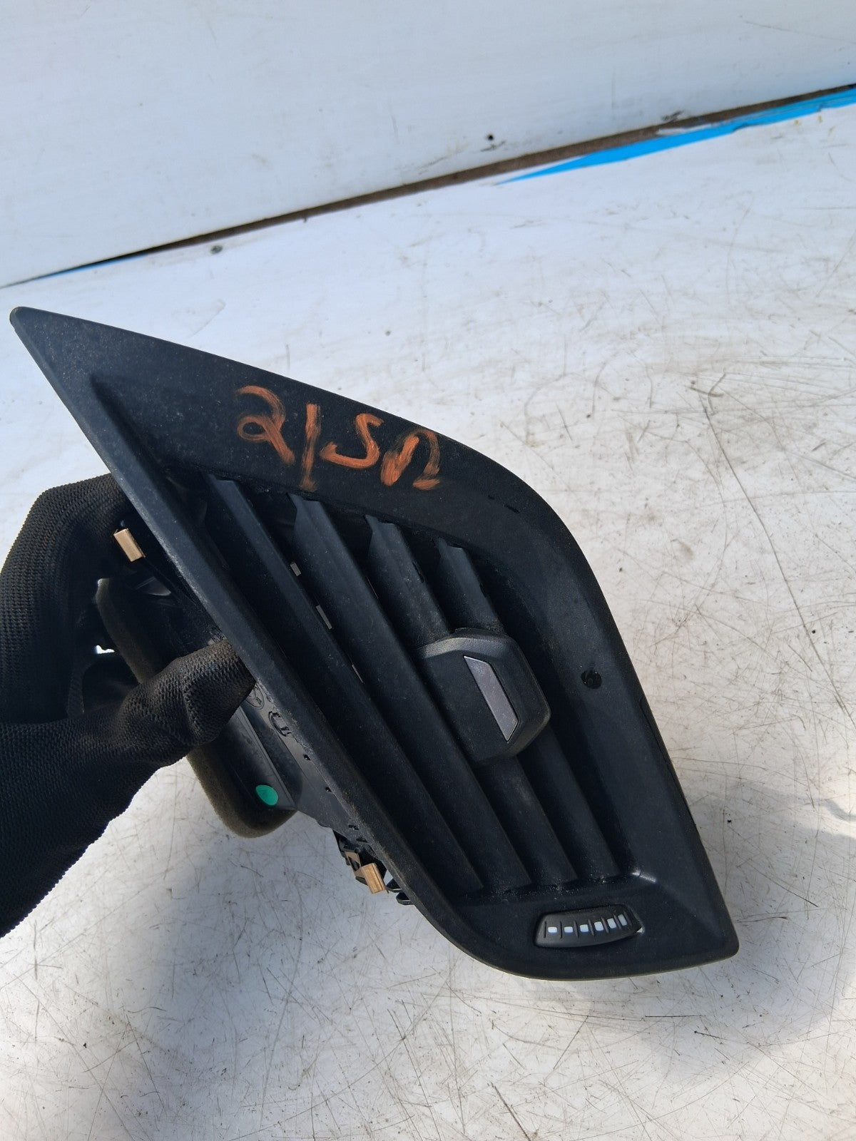 2024 BMW 2 SERIES NSF PASSENGER SIDE FRONT LEFT AIR VENT 6823191