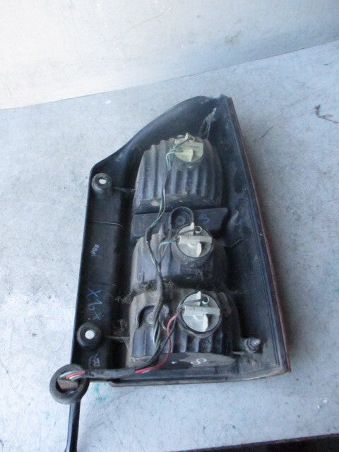 2006 NISSAN PATHFINDER R51 NSR PASSENGER SIDE REAR TAIL LIGHT 22016550