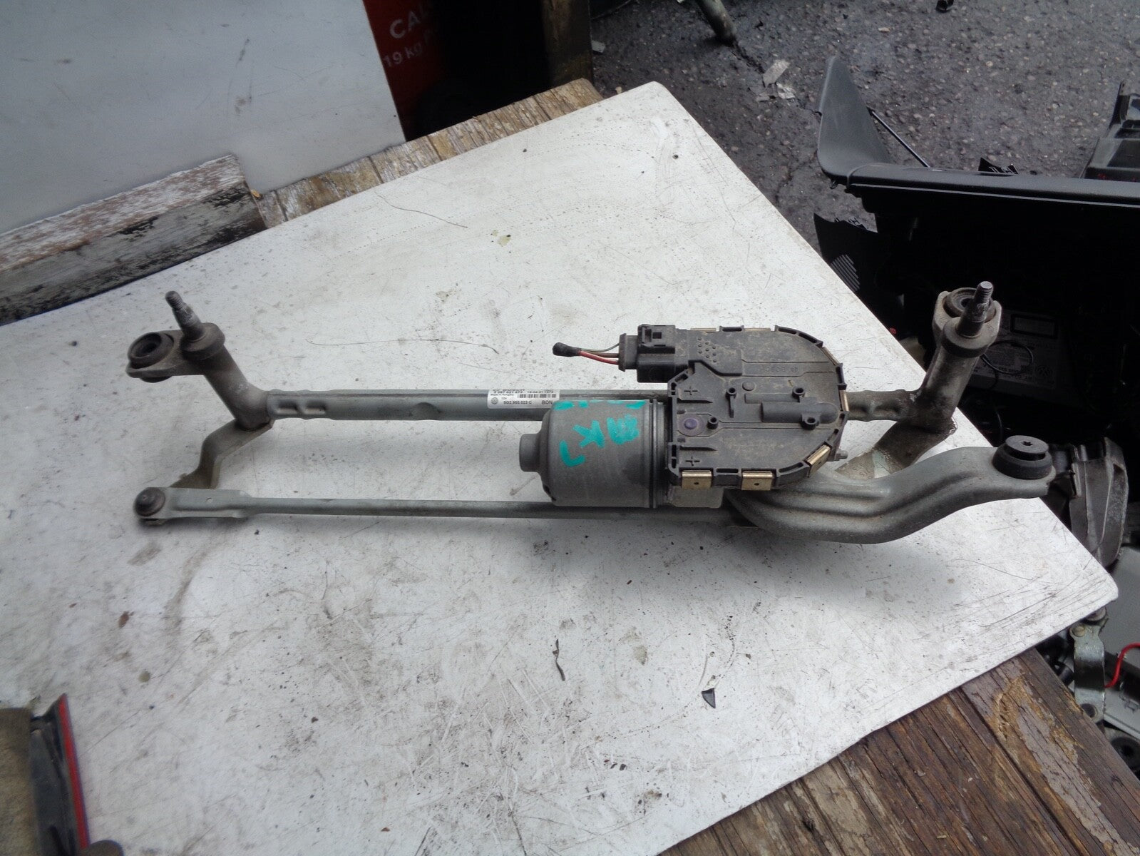VW VOLKSWAGEN GOLF MK7 2015 FRONT WINDSCREEN WIPER MOTOR AND LINKAGE 3397021673