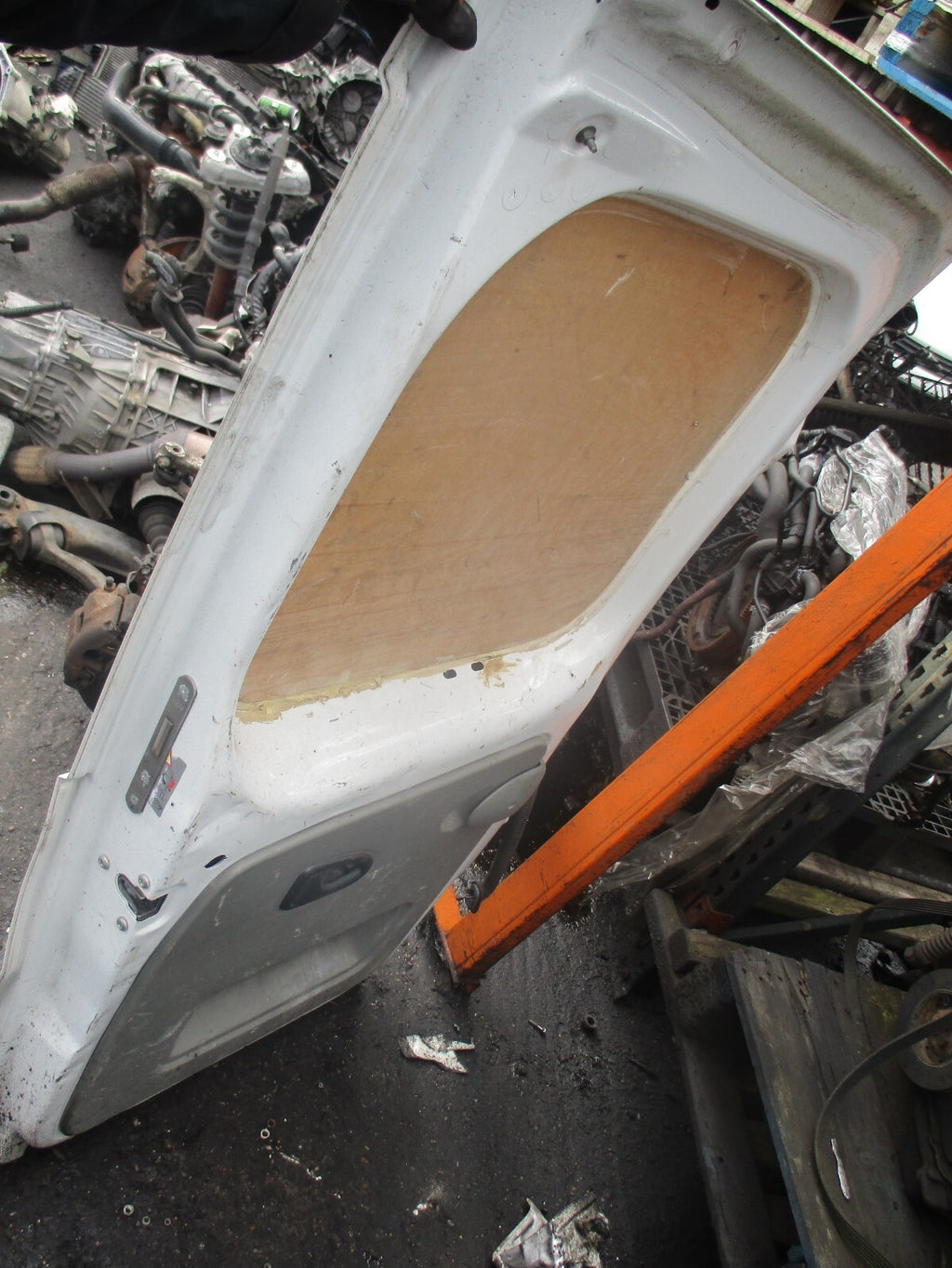 VAUXHALL VIVARO 2013 NSR PASSENGER SIDE REAR COMPLETE DOOR WHITE