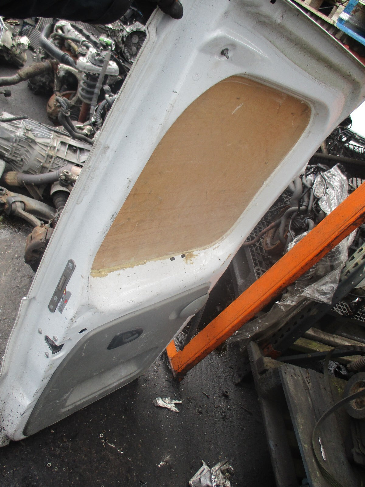 VAUXHALL VIVARO 2013 NSR PASSENGER SIDE REAR COMPLETE DOOR WHITE