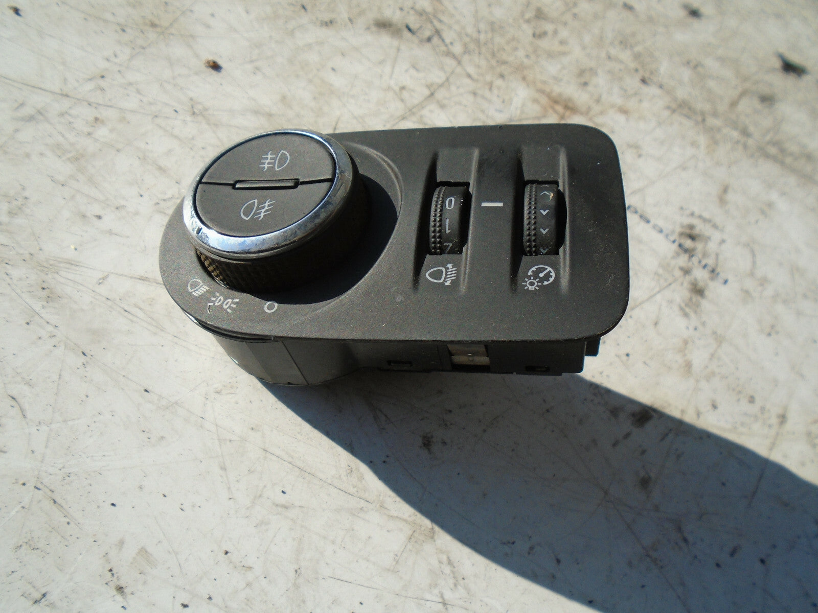 VAUXHALL CORSA D 2013 FACELIFT HEADLIGHT CONTROL SWITCH 13310335