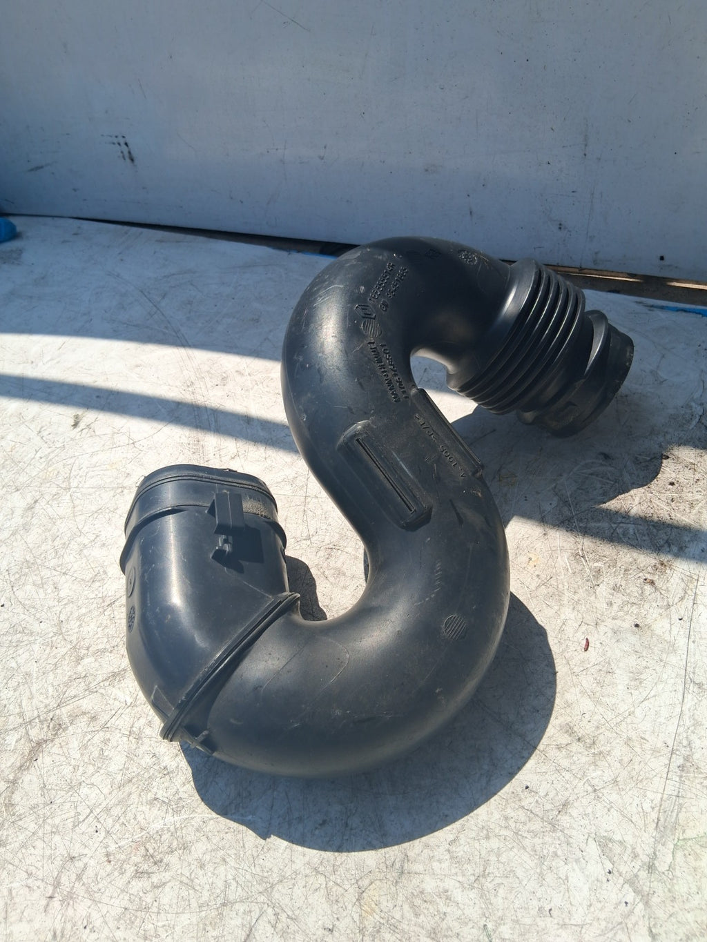 2015 VAUXHALL VIVARO AIR INTAKE PIPE HOSE 93451665