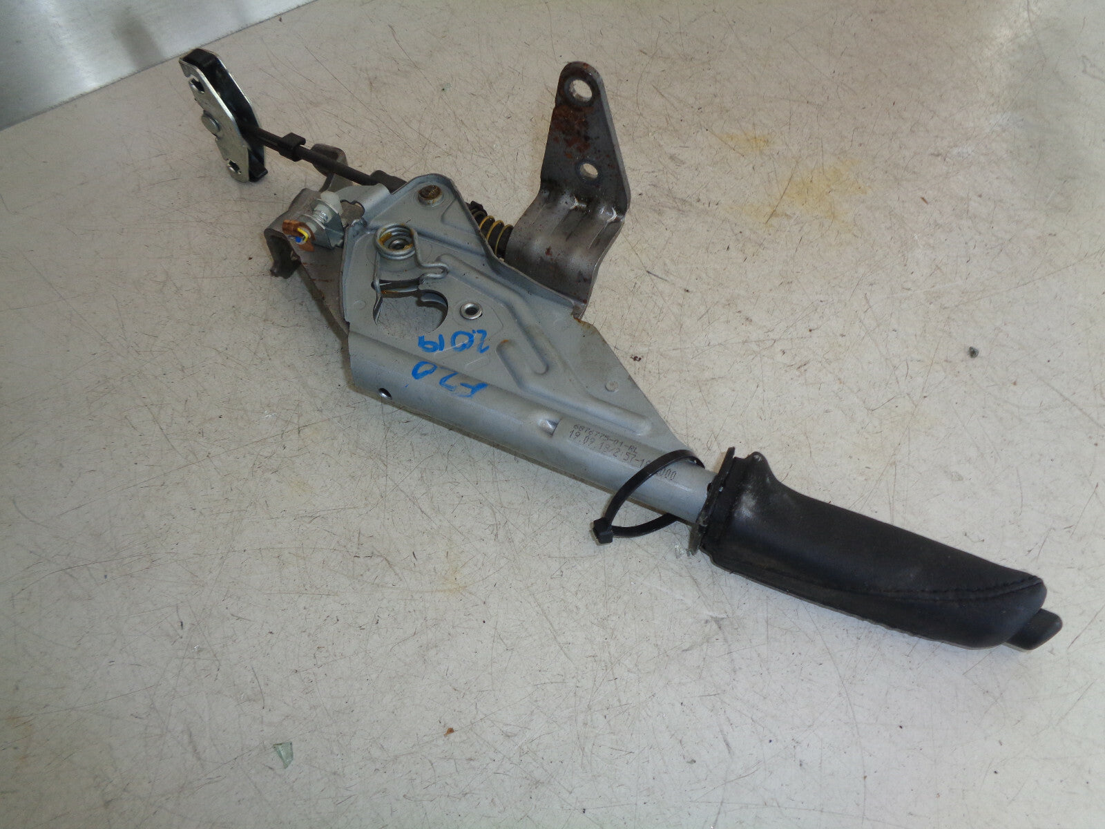 BMW 1 SERIES F20 2019 LCI 2.0 PETROL HANDBRAKE LEVER HANDLE LEATHER 6876775
