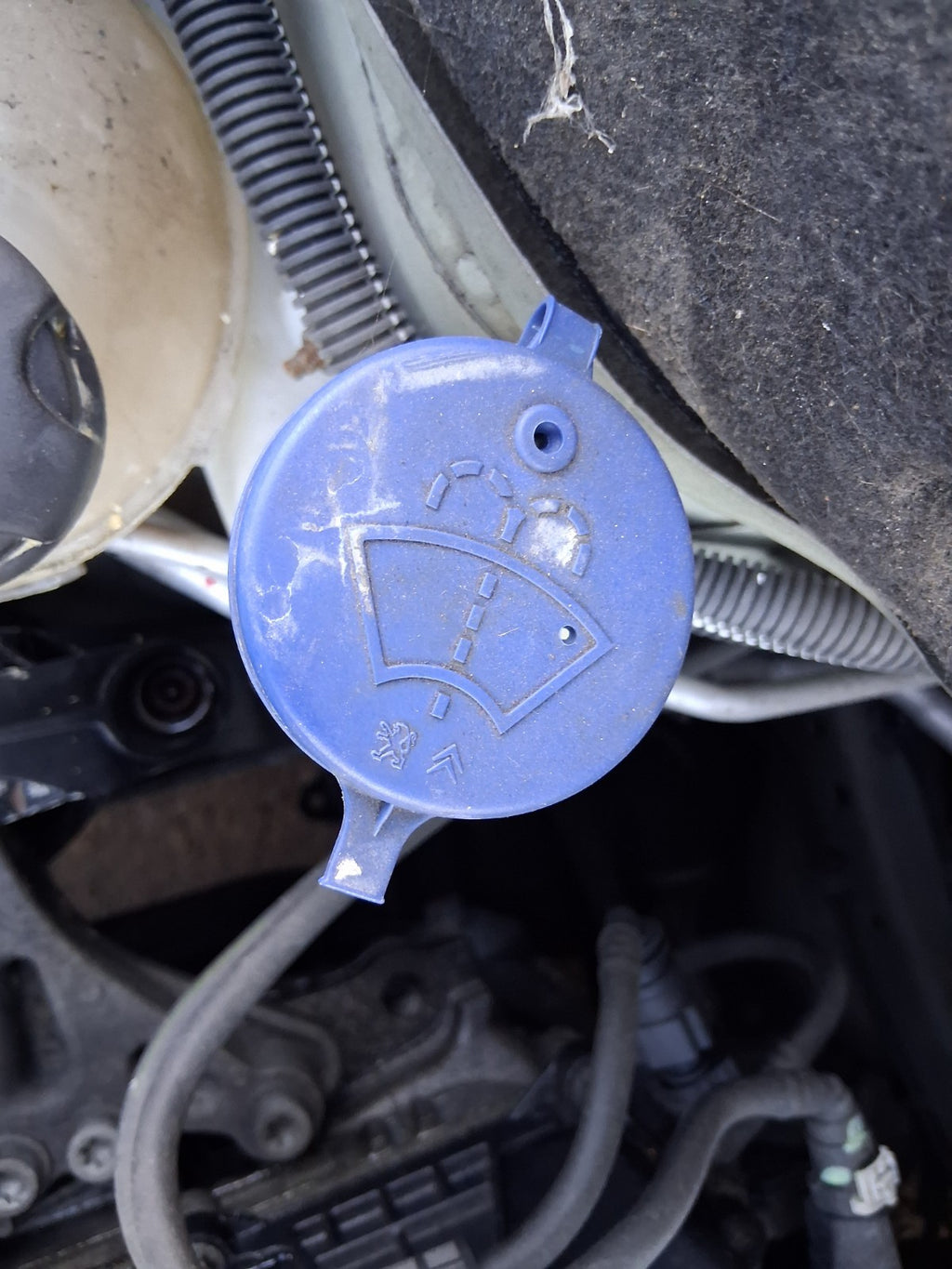 2014 PEUGEOT 208 1.2 PETROL FRONT WINDSCREEN WINDOW WASHER BOTTLE RESERVOIR