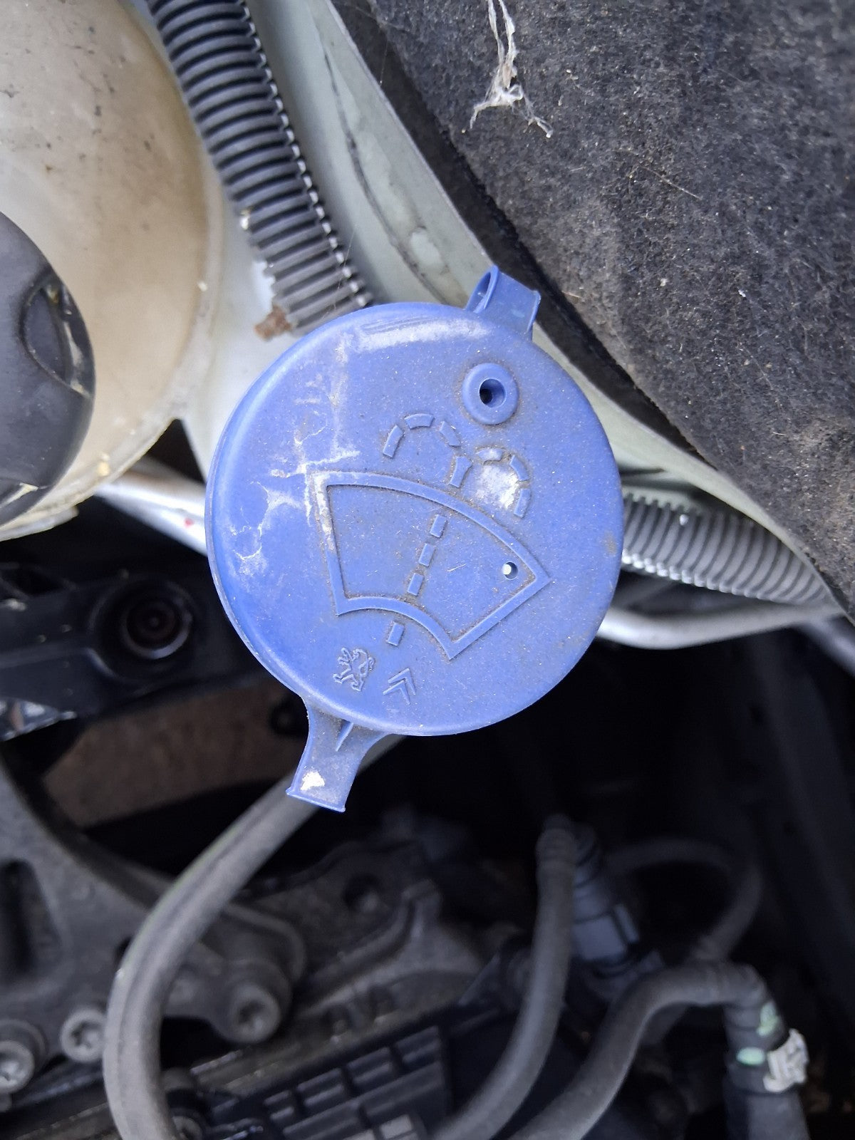 2014 PEUGEOT 208 1.2 PETROL FRONT WINDSCREEN WINDOW WASHER BOTTLE RESERVOIR
