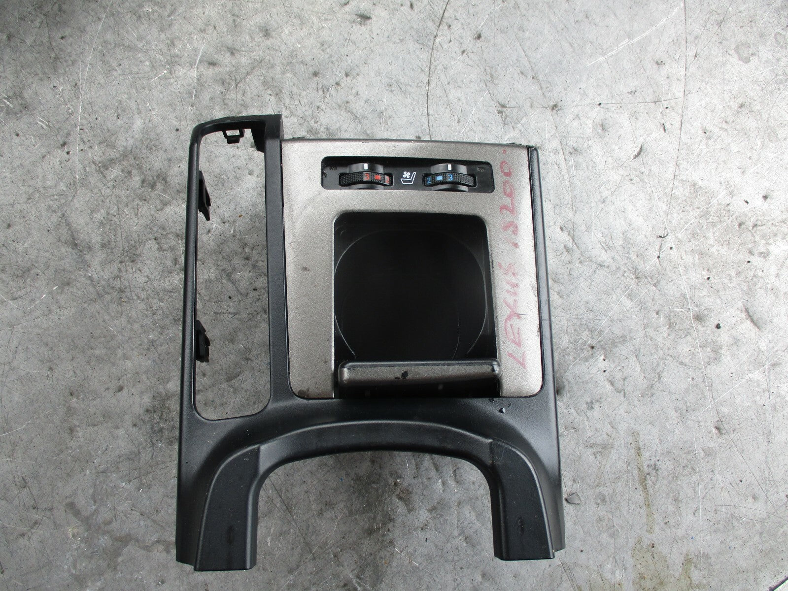 LEXUS IS220 2007 CENTRE CONSOLE CUP HOLDER 55620 53030