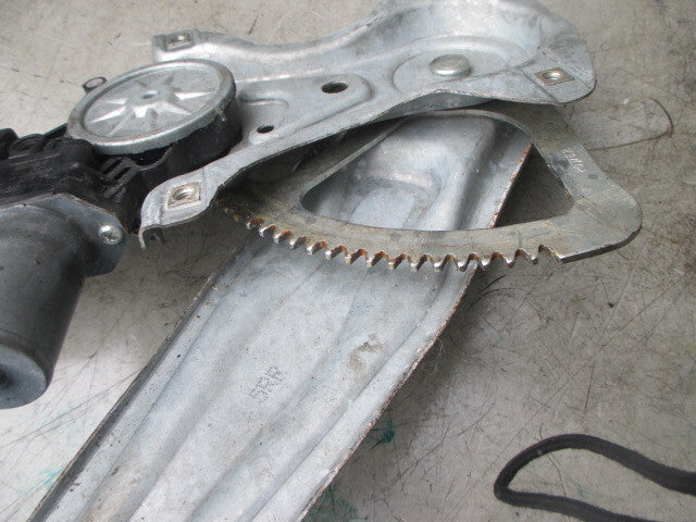 TOYOTA AVENSIS SALOON T270 2015 WINDOW REGULATOR MOTOR REAR RIGHT OSR 69830F4010