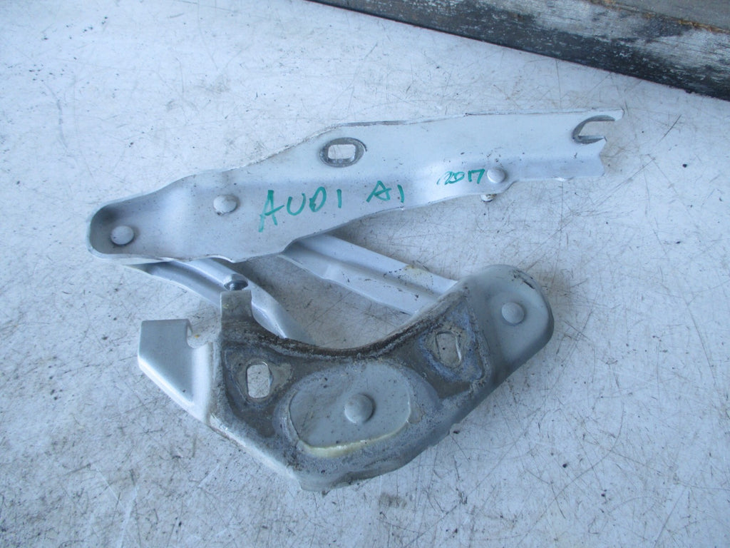 AUDI A1 8X 2015 NSF PASSENGER SIDE FRONT BONNET HOOD HINGE 8X0823301A