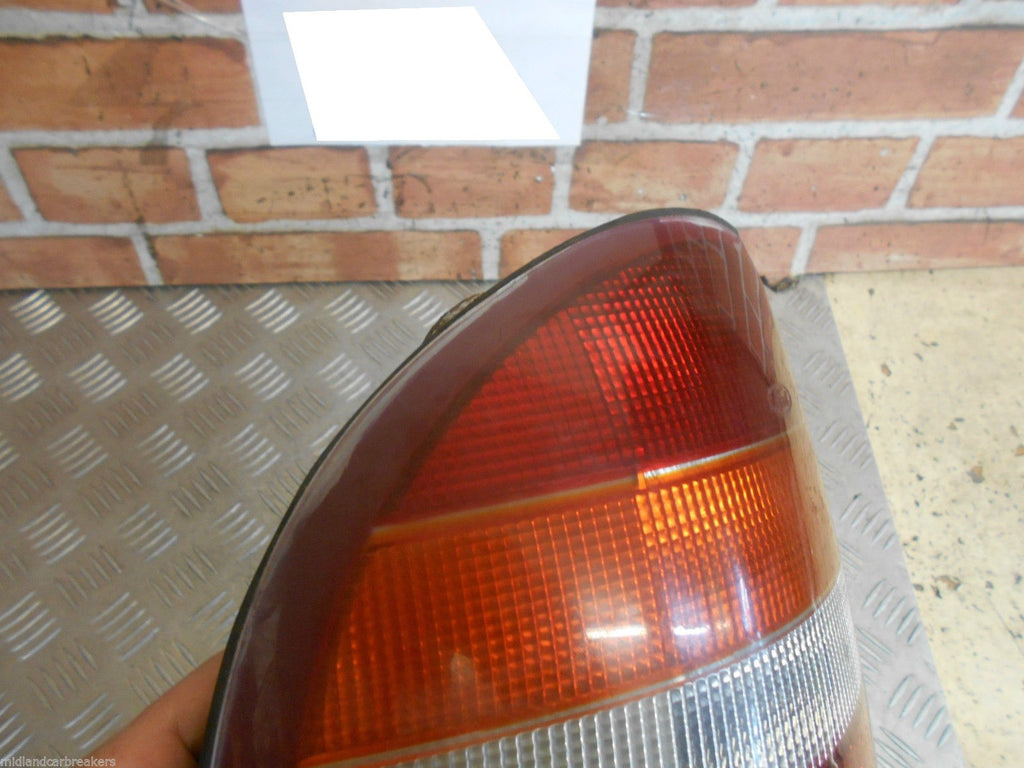 FORD MONDEO MK1 ESTATE 1994 NSR PASSENGER SIDE REAR BRAKE TAIL LIGHT
