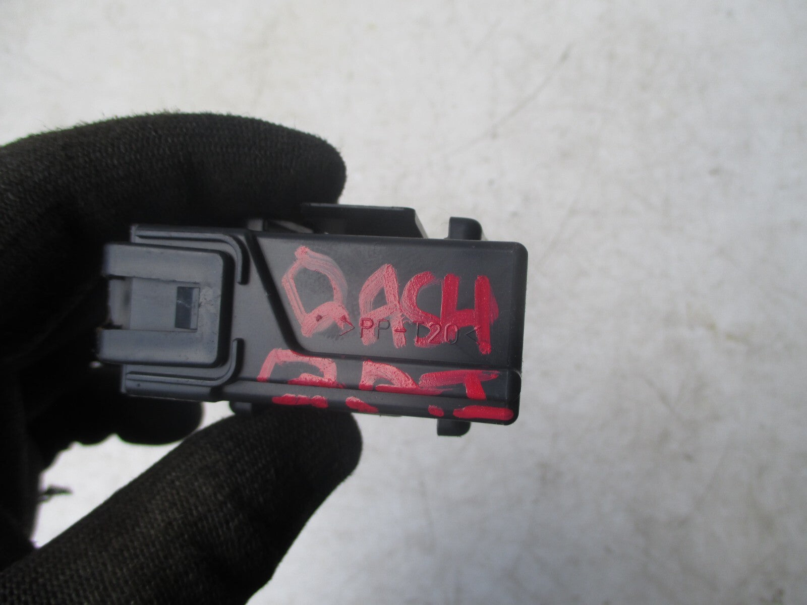 NISSAN QASHQAI MK2 J11 2016 ANTI SKID ABS TRACTION CONTROL SENSOR 476A04EA0A
