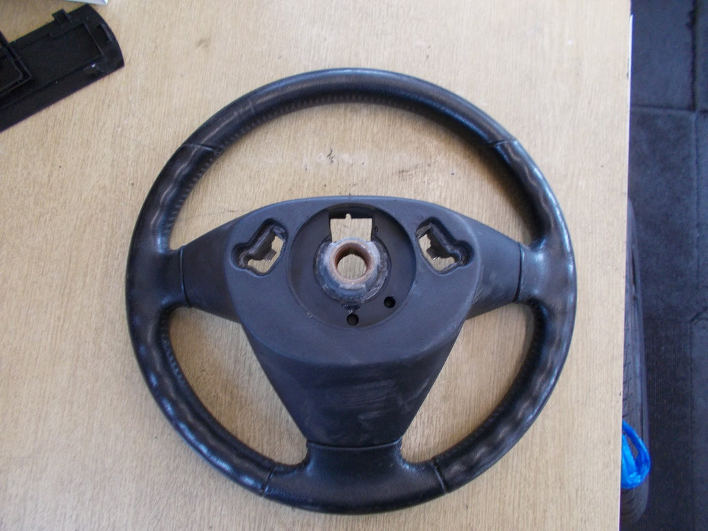 1993 SAAB BLACK LEATHER STEREO CONTROL STEERING WHEEL. NO AIRBAG. GM 12796742