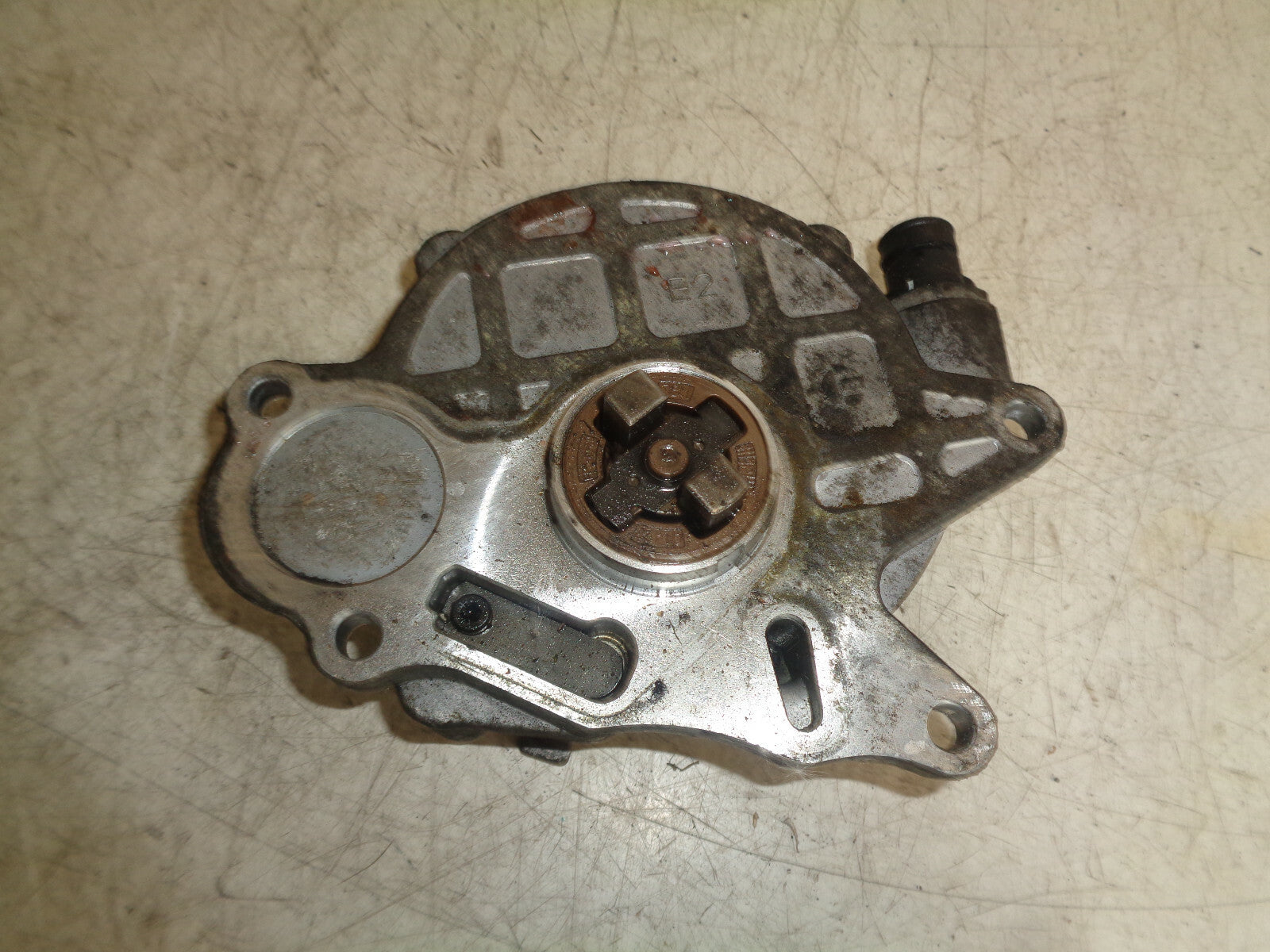 VW VOLKSWAGEN TOURAN MK2 2012 DIESEL VACCUM PUMP 03L145100