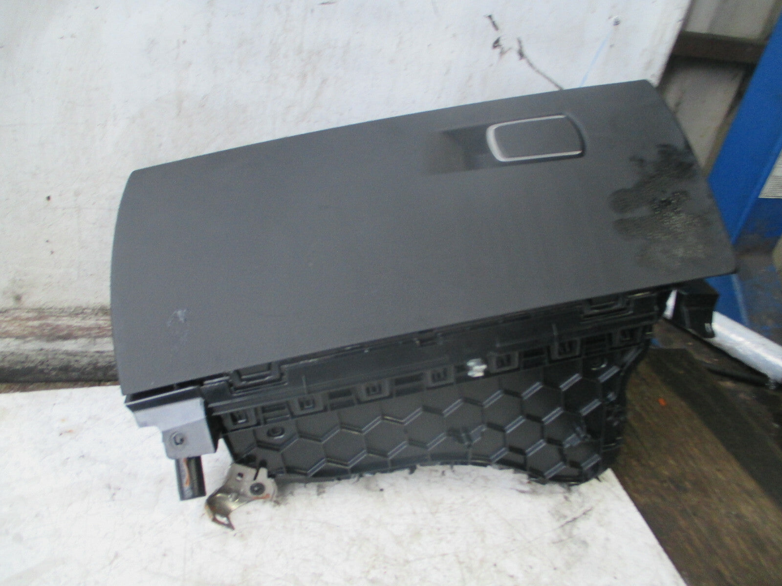 BMW 1 SERIES 116D F20 2018 GLOVEBOX STORAGE COMPARTMENT