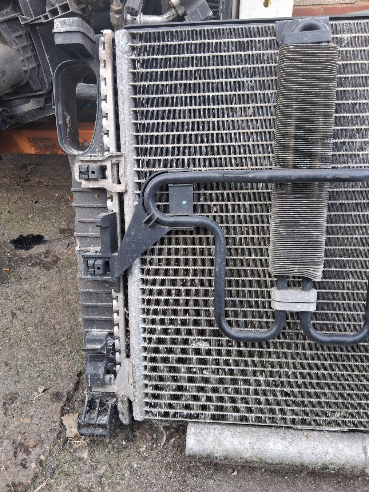 2004 MERCEDES BENZ E CLASS W211 RADIATOR RAD PACK A2115000154