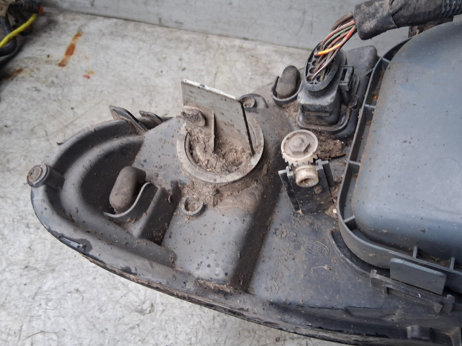 2007 MERCEDES BENZ VITO W639 OSF DRIVER SIDE FRONT RIGHT HEADLIGHT 24670400