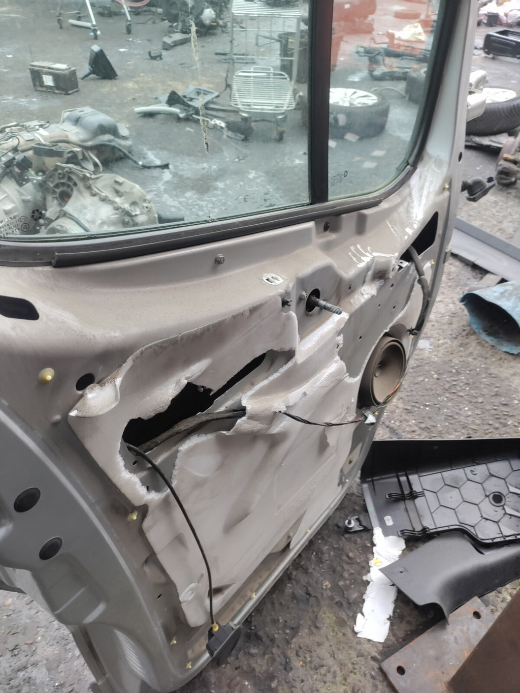 VAUXHALL VIVARO MK1 2012 NSF PASSENGER SIDE FRONT DOOR SILVER GREY
