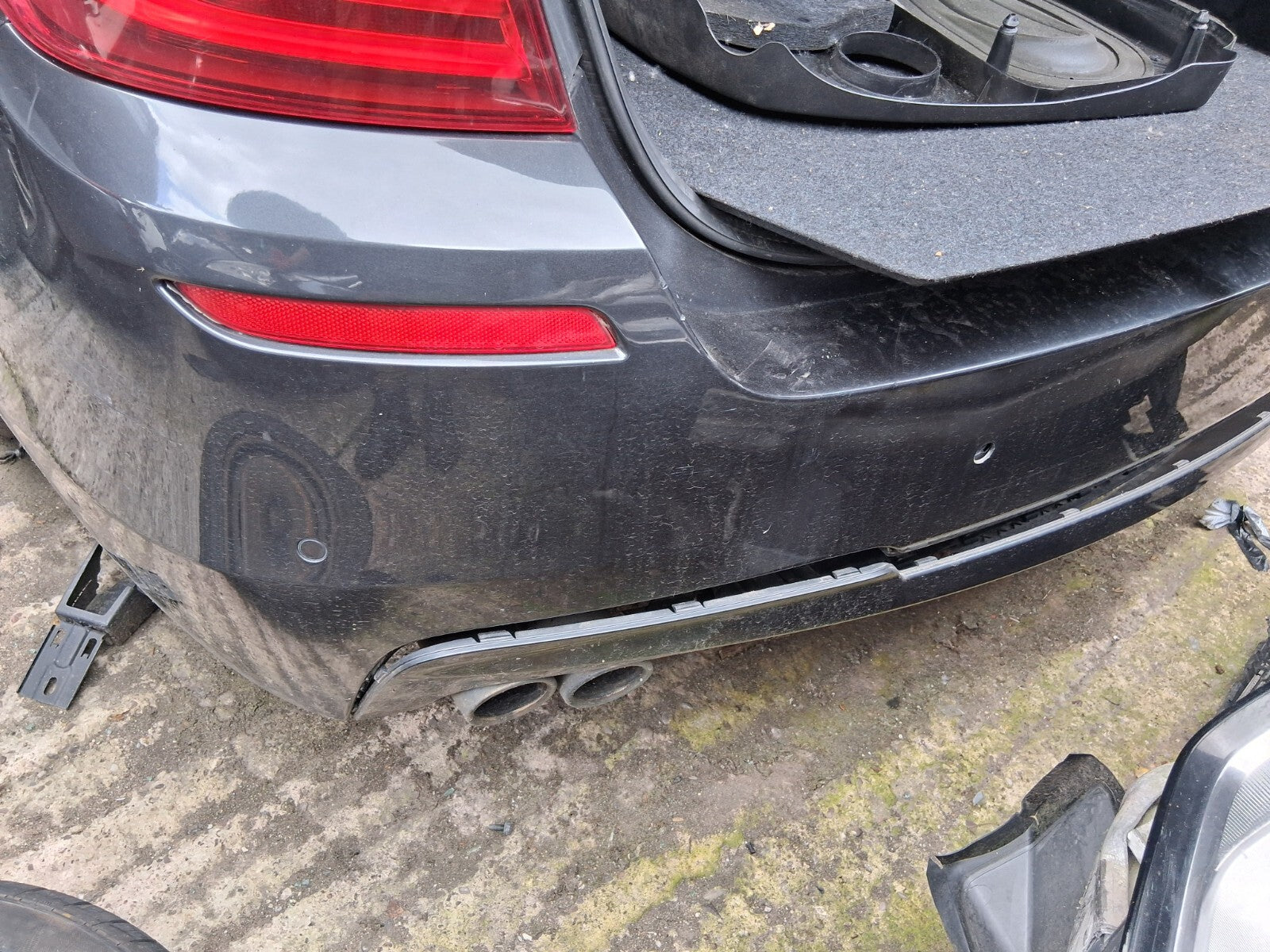 2012 BMW 5 SERIES F10 COMPLETE REAR BUMPER WITH PDC SENSORS SOPHISTO GREY II B90