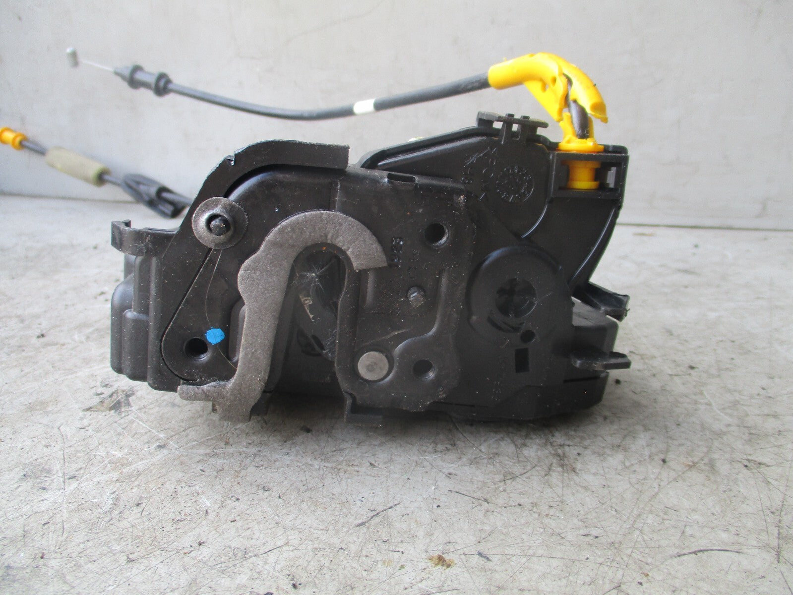2019 CITROEN C4 CACTUS OSR REAR DRIVING SIDE DOOR LOCK LATCH 9832797380