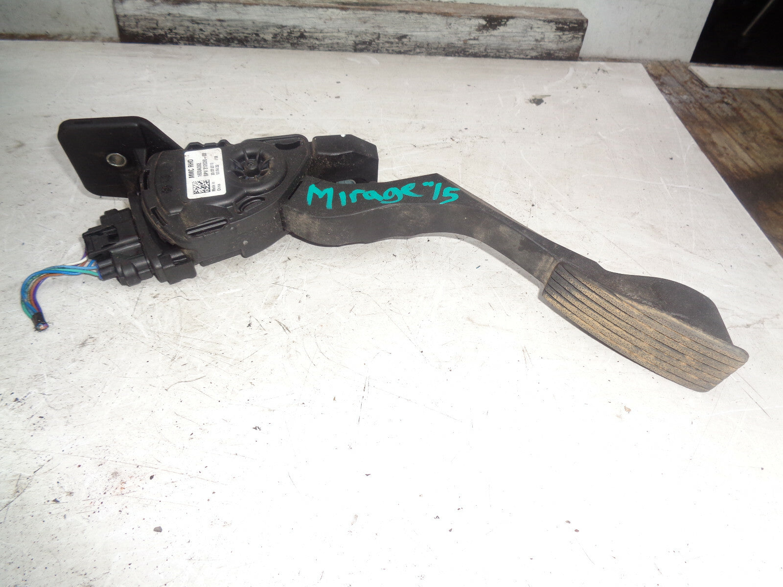 MITSUBISHI MIRAGE 2 MK6 2015 1.2 PETROL ACCELERATOR THROTTLE PEDAL 1600A092