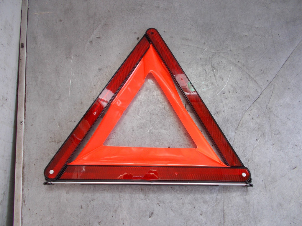 AUDI A3 2008 MK2 8P1 WARNING HAZARD TRIANGLE 7L0860251