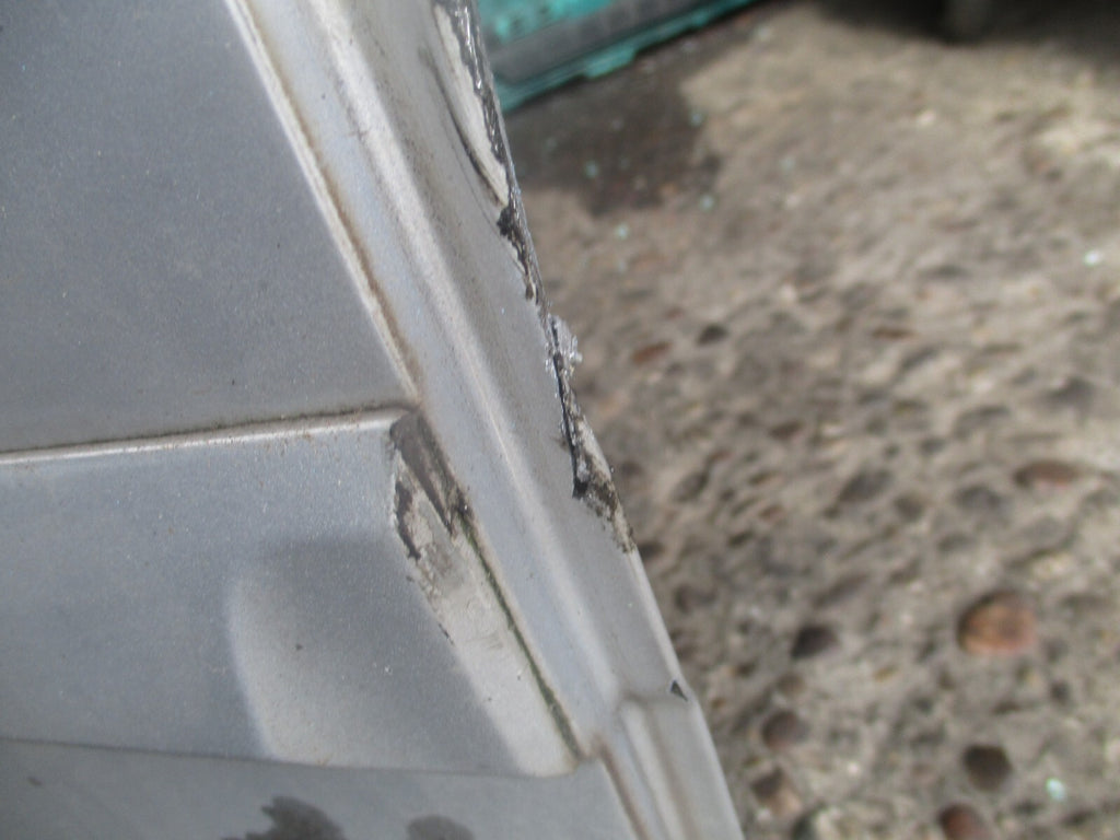 2005 VAUXHALL ASTRA H ESTATE OSR DRIVER SIDE REAR COMPLETE DOOR SILVER Z157