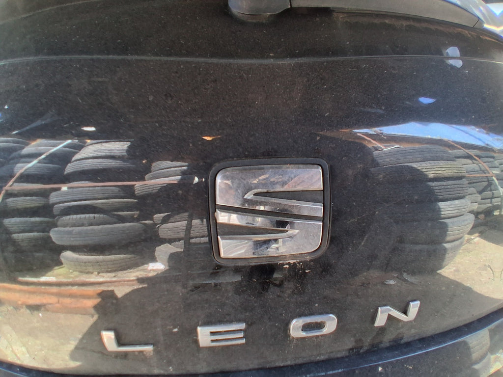 2015 SEAT LEON FR MK3 HATCH REAR BOOR RELEASE HANDLE SWITCH