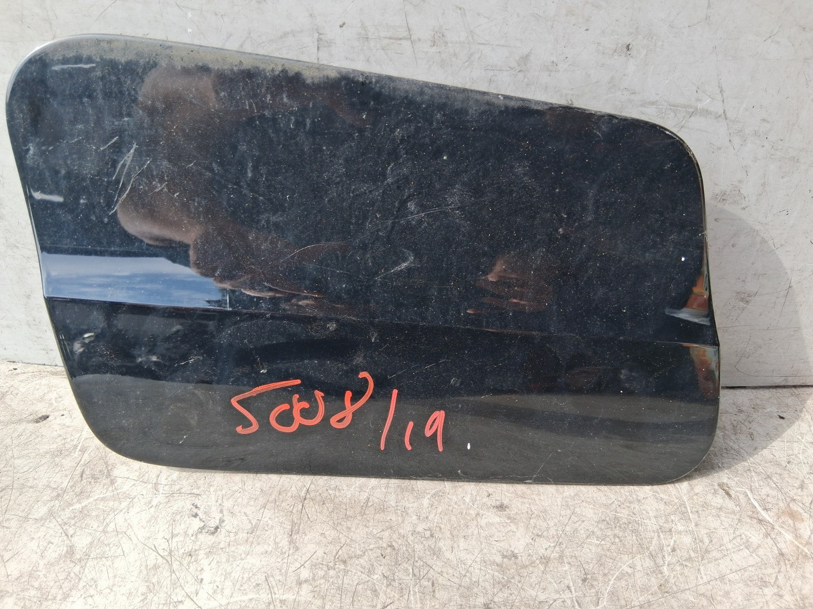 2019 PEUGEOT 5008 MK2 FUEL FLAP LID COVER BLACK 98122157A